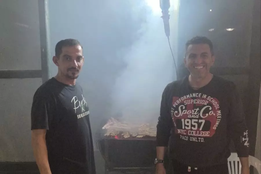 &Phi;&alpha;&iota;&sigma;&tau;ό&sigmaf;: &Tau;&sigma;ί&kappa;&nu;&iota;&sigma;&alpha;&nu; &sigma;&alpha;&nu; &mu;ί&alpha; &omicron;&iota;&kappa;&omicron;&gamma;έ&nu;&epsilon;&iota;&alpha; &sigma;&tau;&omicron;&upsilon;&sigmaf; &Beta;ώ&rho;&omicron;&upsilon;&sigmaf; (pics)