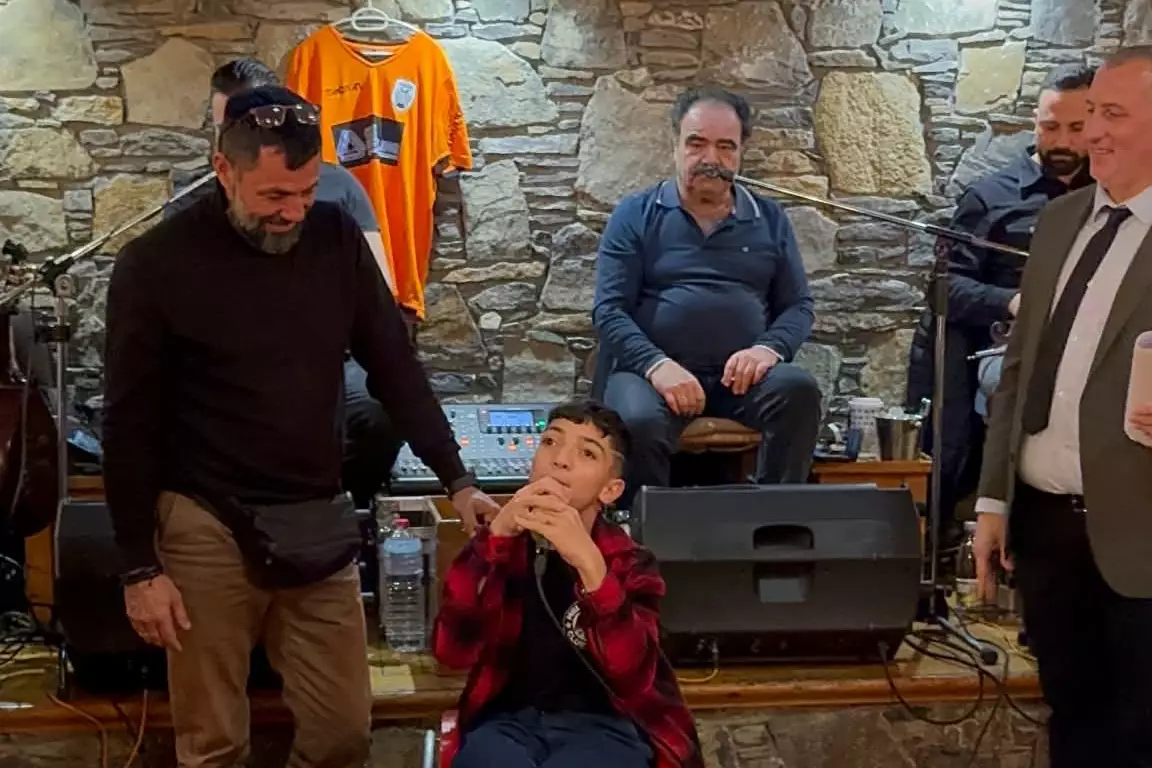 &Eta; ό&mu;&omicron;&rho;&phi;&eta; &mu;&alpha;&nu;&tau;&iota;&nu;ά&delta;&alpha; &tau;&omicron;&upsilon; &Delta;. &Kappa;&omicron;&upsilon;&nu;ά&lambda;&eta; &sigma;&tau;&omicron;&nu; &Gamma;. &Pi;&alpha;&pi;&alpha;&sigma;&tau;&epsilon;&phi;&alpha;&nu;ά&kappa;&eta; (vid)