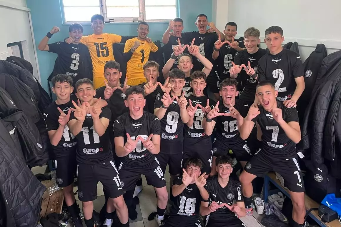 &Omicron;&Phi;&Eta;: &Chi;&alpha;&mu;ό&sigmaf; &sigma;&tau;&alpha; &alpha;&pi;&omicron;&delta;&upsilon;&tau;ή&rho;&iota;&alpha; &tau;&eta;&sigmaf; &Kappa;15 &mu;&epsilon;&tau;ά &tau;&omicron; &delta;&iota;&pi;&lambda;ό &mu;&epsilon; &tau;&omicron;&nu; &Pi;&alpha;&nu;&alpha;&theta;&eta;&nu;&alpha;ϊ&kappa;ό! (vid)