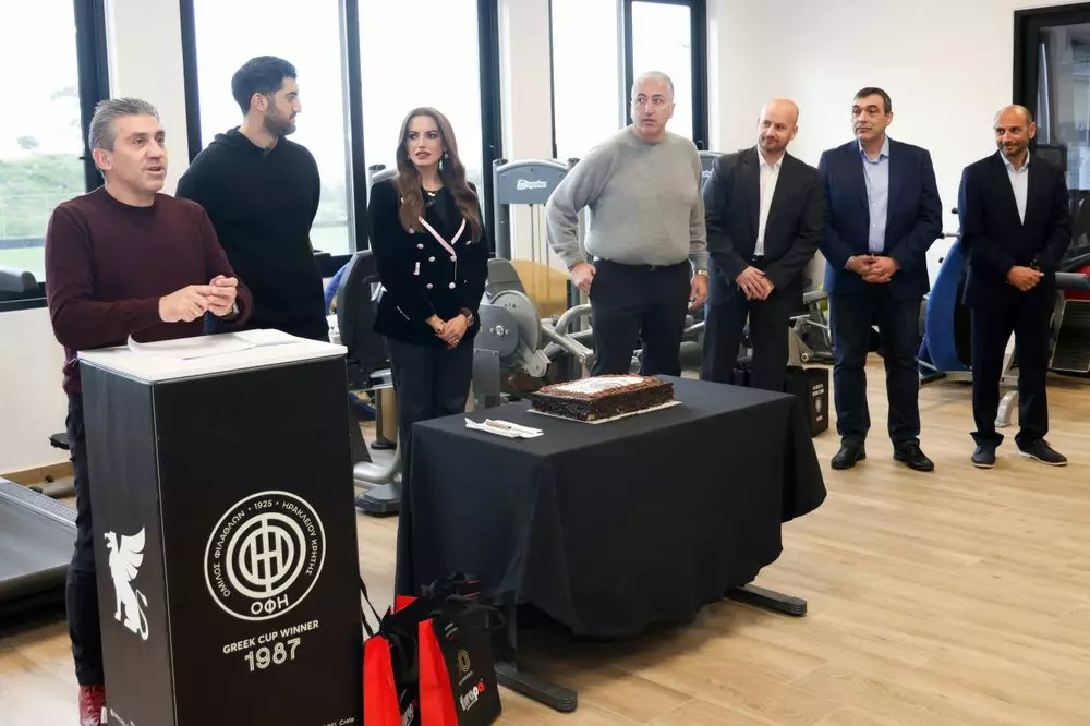 Έ&kappa;&omicron;&psi;&epsilon; &tau;&eta; &pi;ί&tau;&alpha; &tau;&eta;&sigmaf; &eta; Elite &Alpha;&kappa;&alpha;&delta;&eta;&mu;ί&alpha; &tau;&omicron;&upsilon; &Omicron;&Phi;&Eta; (pics)