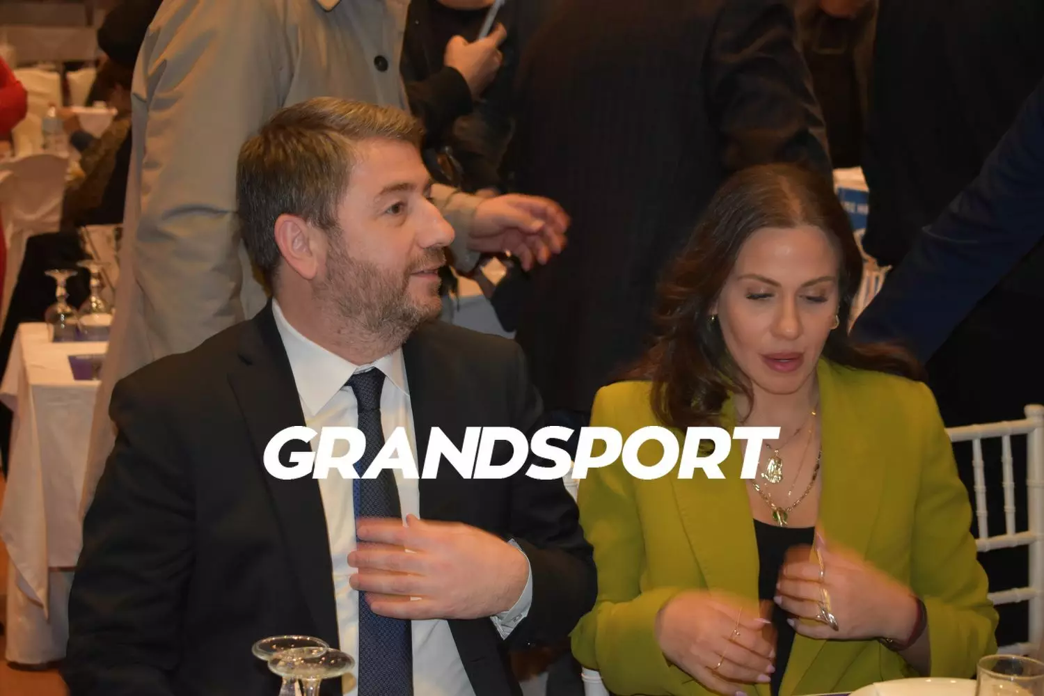 &Sigma;&tau;&eta;&nu; &kappa;&omicron;&pi;ή &pi;ί&tau;&alpha;&sigmaf; &tau;&eta;&sigmaf; &Epsilon;&Pi;&Sigma;&Eta; &kappa;&alpha;&iota; &omicron; &Nu;ί&kappa;&omicron;&sigmaf; &Alpha;&nu;&delta;&rho;&omicron;&upsilon;&lambda;ά&kappa;&eta;&sigmaf;