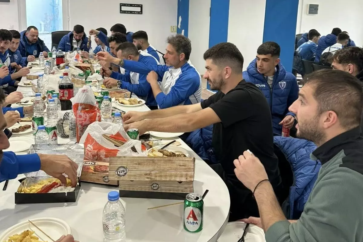 &Sigma;&epsilon; &omicron;&iota;&kappa;&omicron;&gamma;&epsilon;&nu;&epsilon;&iota;&alpha;&kappa;ό &kappa;&lambda;ί&mu;&alpha; &eta; &kappa;&omicron;&pi;ή &pi;ί&tau;&alpha;&sigmaf; &tau;&omicron;&upsilon; &Nu;έ&omicron;&upsilon; &Eta;&rho;&omicron;&delta;ό&tau;&omicron;&upsilon; &mu;&epsilon;&tau;ά &tau;&eta; &nu;ί&kappa;&eta; &epsilon;&pi;ί &tau;&eta;&sigmaf; &Phi;&alpha;&iota;&sigma;&tau;&omicron;ύ