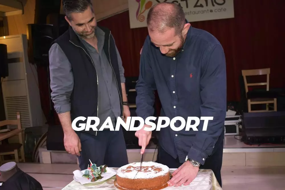 &Mu;&epsilon; &lambda;&alpha;&mu;&pi;&rho;ό&tau;&eta;&tau;&alpha;, &pi;&alpha;&rho;&omicron;&upsilon;&sigma;ί&alpha; &omicron;&mu;ά&delta;&omega;&nu; &tau;&eta;&sigmaf; &Alpha;1 &Epsilon;&Pi;&Sigma;&Eta; &kappa;&alpha;&iota; &tau;&omicron;&pi;&iota;&kappa;&omicron;ύ&sigmaf; &phi;&omicron;&rho;&epsilon;ί&sigmaf; &eta; &kappa;&omicron;&pi;ή &pi;ί&tau;&alpha;&sigmaf; &tau;&eta;&sigmaf; &Chi;&epsilon;&rho;&sigma;&omicron;&nu;ή&sigma;&omicron;&upsilon;