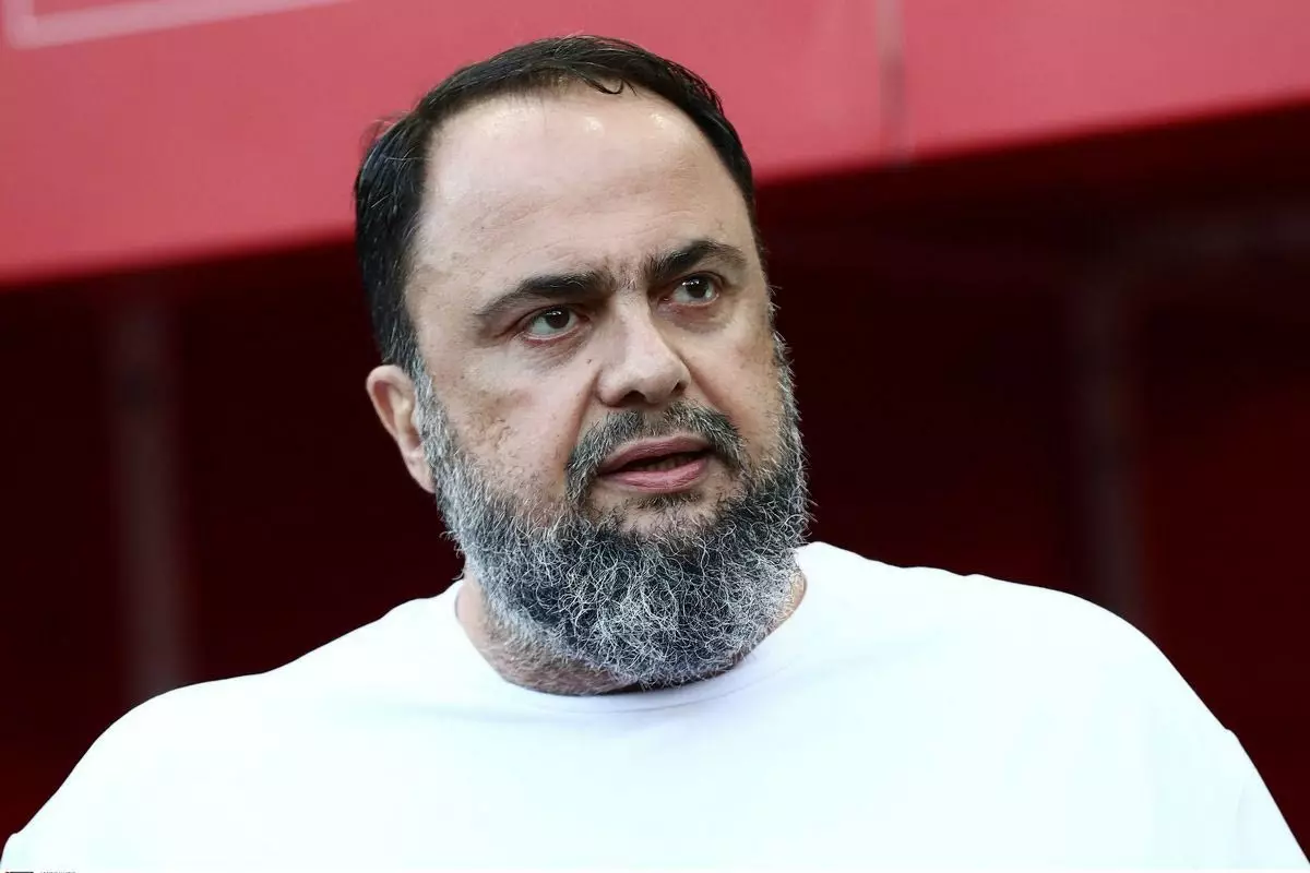 &Mu;&alpha;&rho;&iota;&nu;ά&kappa;&eta;&sigmaf;: &laquo;&Alpha;&pi;&alpha;ί&tau;&eta;&sigma;&eta; &delta;&iota;&kappa;ή &mu;&omicron;&upsilon; &kappa;&alpha;&iota; &tau;&omicron;&upsilon; &kappa;ό&sigma;&mu;&omicron;&upsilon; &tau;&omicron; &pi;&rho;&omega;&tau;ά&theta;&lambda;&eta;&mu;&alpha;, &epsilon;ί&mu;&alpha;&iota; &kappa;&omicron;&nu;&tau;ά &sigma;&alpha;&sigmaf;&raquo;