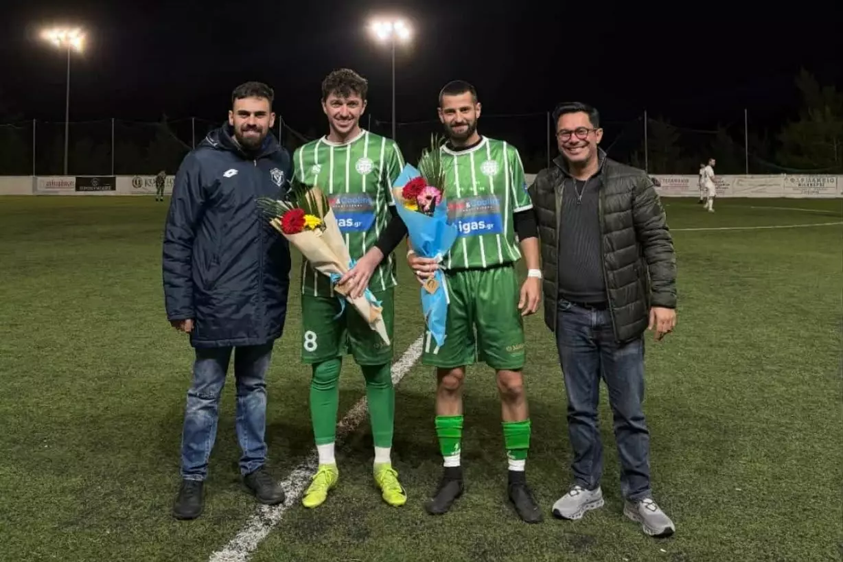 &Tau;ί&mu;&eta;&sigma;&epsilon; &delta;ύ&omicron; &delta;&iota;&kappa;ά &tau;&eta;&sigmaf; &pi;&alpha;&iota;&delta;&iota;ά &eta; &Delta;&alpha;&mu;ά&sigma;&tau;&alpha;