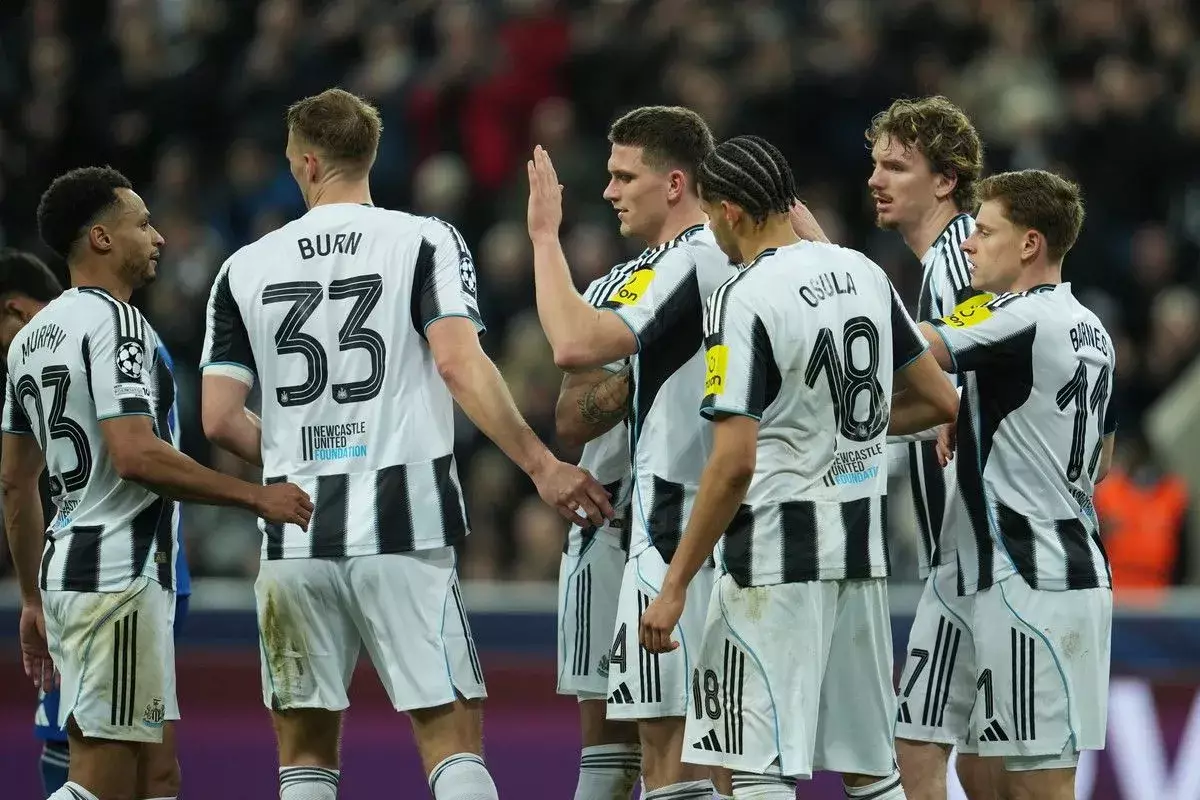 Champions League: &Tau;&omicron; &pi;&alpha;&nu;ό&rho;&alpha;&mu;&alpha; &tau;&omega;&nu; playoffs &mu;&epsilon;&tau;ά &alpha;&pi;ό &tau;&alpha; &mu;&alpha;&tau;&sigmaf; &tau;&eta;&sigmaf; &Tau;&rho;ί&tau;&eta;&sigmaf;