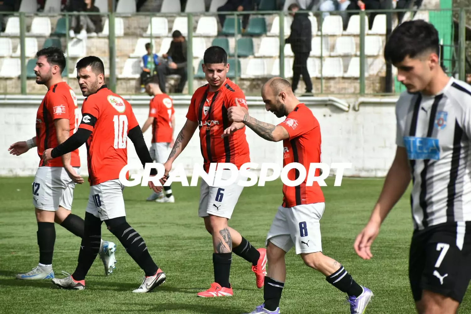 &Pi;ή&rho;&epsilon; &tau;&omicron; &nu;&tau;έ&rho;&mu;&pi;&iota; &mu;&epsilon; &Theta;&rho;ί&alpha;&mu;&beta;&omicron; &kappa;&alpha;&iota; &sigma;&upsilon;&nu;&epsilon;&chi;ί&zeta;&epsilon;&iota; &phi;&omicron;&upsilon;&lambda; &gamma;&iota;&alpha; ά&nu;&omicron;&delta;&omicron; &omicron; &Omicron;&Phi;&Alpha;&Mu;