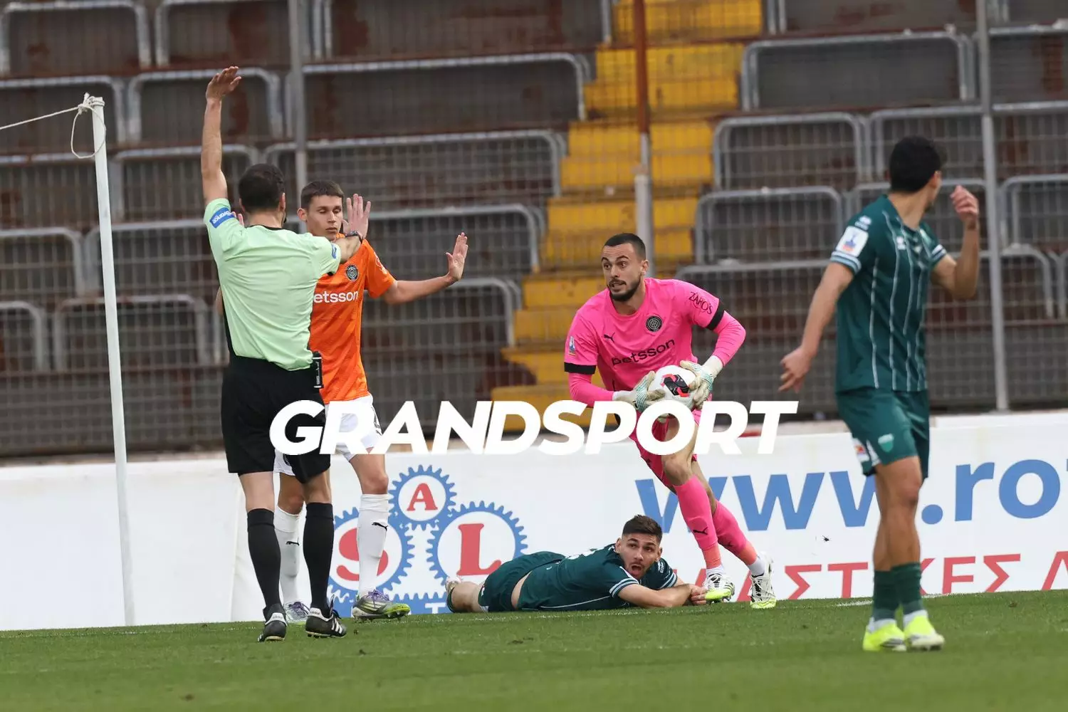 &Nu;. &Chi;&rho;&iota;&sigma;&tau;&omicron;&gamma;&epsilon;ώ&rho;&gamma;&omicron;&sigmaf;: &laquo;&Tau;&omicron; &kappa;ά&nu;&alpha;&mu;&epsilon; &gamma;&iota;&alpha; &tau;&omicron;&nu; &kappa;ό&sigma;&mu;&omicron; &mu;&alpha;&sigmaf;, &epsilon;ί&mu;&alpha;&sigma;&tau;&epsilon; &mu;&iota;&alpha; &omicron;&iota;&kappa;&omicron;&gamma;έ&nu;&epsilon;&iota;&alpha;&raquo;