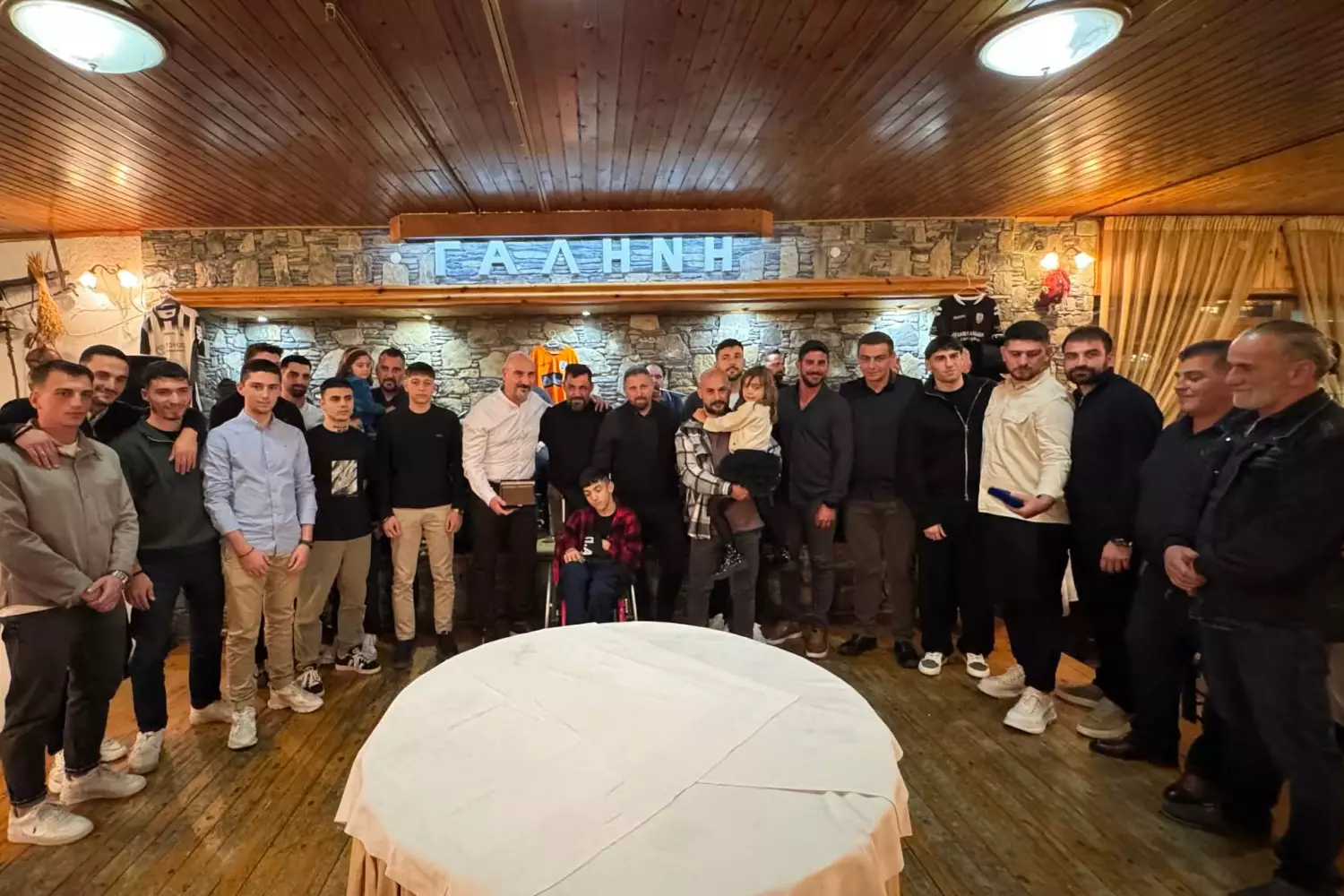 Ό&lambda;&eta; &eta; &omicron;&mu;ά&delta;&alpha; &tau;&omicron;&upsilon; &Pi;&Alpha;&Omicron;&Kappa; &mu;&alpha;&zeta;ί &mu;&epsilon; &tau;&omicron;&nu; &Gamma;&iota;&alpha;&nu;&nu;ά&kappa;&eta;