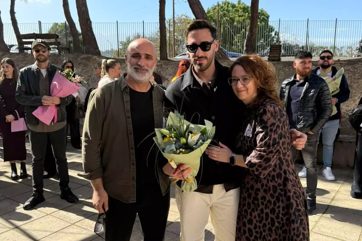 &Pi;&tau;&upsilon;&chi;&iota;&omicron;ύ&chi;&omicron;&sigmaf; &omicron; &Delta;&eta;&mu;ή&tau;&rho;&eta;&sigmaf; &Pi;&alpha;&pi;&alpha;&kappa;ώ&sigma;&tau;&alpha;&sigmaf; &ndash; &Tau;&alpha; &sigma;&upsilon;&gamma;&chi;&alpha;&rho;&eta;&tau;ή&rho;&iota;&alpha; &tau;&omicron;&upsilon; &Alpha;&sigma;&tau;έ&rho;&alpha; &Mu;&upsilon;&rho;&tau;&iota;ά&sigmaf;