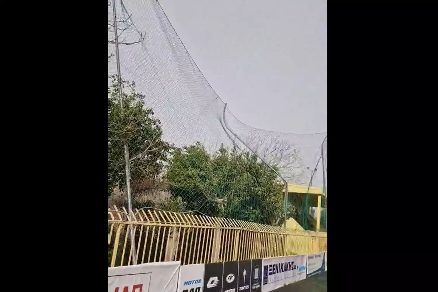 &Sigma;&tau;&omicron;&nu; &laquo;&alpha;έ&rho;&alpha;&raquo; &tau;&omicron; &Delta;&epsilon;&iota;&lambda;&iota;&nu;ά &ndash; &Alpha;&Epsilon;&Kappa;&alpha;&tau;&sigma;&alpha;&mu;&pi;ά: &Pi;&rho;&omicron;&beta;&lambda;&eta;&mu;&alpha;&tau;&iota;&sigma;&mu;ό&sigmaf; &gamma;&iota;&alpha; &tau;&eta;&nu; &alpha;&sigma;&phi;ά&lambda;&epsilon;&iota;&alpha; &lambda;ό&gamma;&omega; &alpha;&nu;έ&mu;&omega;&nu;