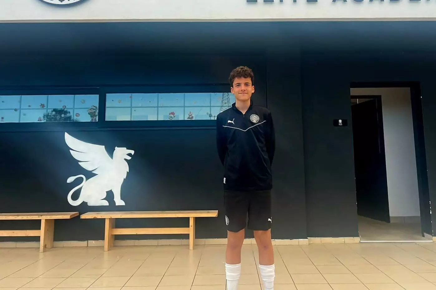 &Alpha;&pi;ό &tau;&eta;&nu; &Phi;&alpha;&iota;&sigma;&tau;ό &sigma;&tau;&omicron;&nu; &Omicron;&Phi;&Eta; &omicron; &Mu;. &Pi;&rho;&omega;&tau;&omicron;&gamma;&epsilon;&rho;ά&kappa;&eta;&sigmaf;