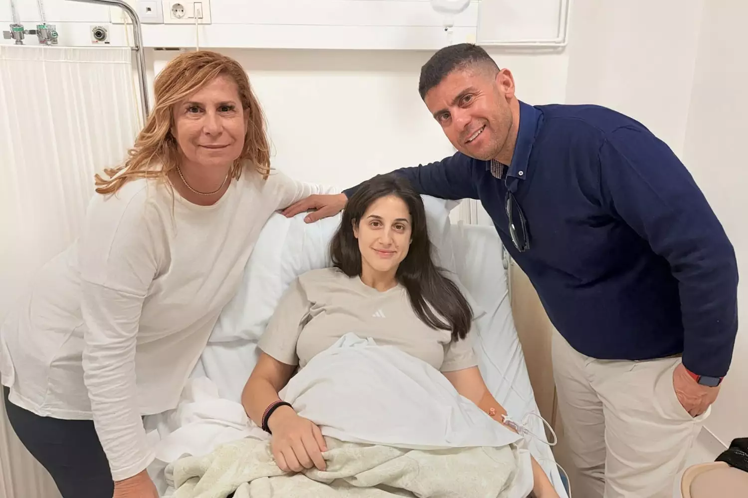 &Omicron; &theta;&epsilon;ί&omicron;&sigmaf; &chi;&epsilon;&iota;&rho;&omicron;ύ&rho;&gamma;&eta;&sigma;&epsilon; &tau;&eta;&nu; &alpha;&nu;&iota;&psi;&iota;ά: &Sigma;&tau;&omicron; &chi;&epsilon;&iota;&rho;&omicron;&upsilon;&rho;&gamma;&epsilon;ί&omicron; &eta; &Sigma;&tau;&epsilon;&lambda;ί&nu;&alpha; &Kappa;&omicron;&upsilon;&lambda;&omicron;&upsilon;&rho;ή &mu;&epsilon;&tau;ά &tau;&omicron;&nu; &sigma;&omicron;&beta;&alpha;&rho;ό &tau;&rho;&alpha;&upsilon;&mu;&alpha;&tau;&iota;&sigma;&mu;ό