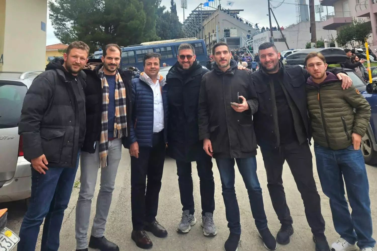 &Sigma;&tau;&omicron; &pi;&lambda;&epsilon;&upsilon;&rho;ό &tau;&omicron;&upsilon; &Omicron;&Phi;&Eta; &sigma;&tau;&eta; &Lambda;&iota;&beta;&alpha;&delta;&epsilon;&iota;ά &Nu;. &Sigma;&upsilon;&rho;&iota;&gamma;&omega;&nu;ά&kappa;&eta;&sigmaf; &kappa;&alpha;&iota; &Mu;. &Mu;&pi;&omicron;&kappa;έ&alpha;&sigmaf;