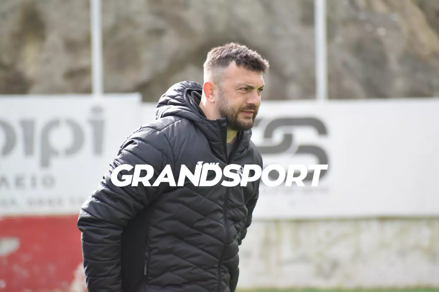 &Theta;. &Alpha;&nu;&tau;&omega;&nu;ά&kappa;&eta;&sigmaf;: &laquo;&Epsilon;ί&mu;&alpha;&iota; &pi;&epsilon;&rho;ή&phi;&alpha;&nu;&omicron;&sigmaf; &gamma;&iota;&alpha; &tau;&omicron;&upsilon;&sigmaf; &pi;&alpha;ί&kappa;&tau;&epsilon;&sigmaf; &mu;&omicron;&upsilon; &kappa;&alpha;&iota; &tau;&omicron;&nu; &kappa;ό&sigma;&mu;&omicron; &mu;&alpha;&sigmaf;&raquo;