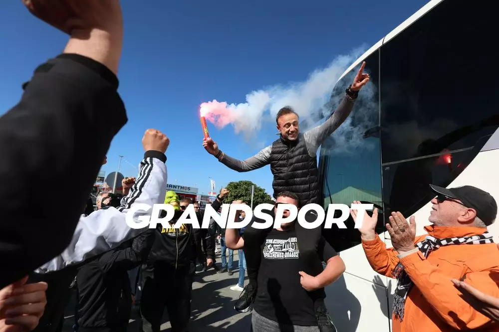 &Alpha;&delta;&iota;&alpha;&nu;ό&eta;&tau;&epsilon;&sigmaf; &sigma;&tau;&iota;&gamma;&mu;έ&sigmaf; &sigma;&tau;&omicron; &laquo;&Nu;ί&kappa;&omicron;&sigmaf; &Kappa;&alpha;&zeta;&alpha;&nu;&tau;&zeta;ά&kappa;&eta;&sigmaf;&raquo; &ndash; Έ&nu;&alpha; &mu;&epsilon; &tau;&omicron;&nu; &kappa;ό&sigma;&mu;&omicron; &omicron; &Chi;&rho;ή&sigma;&tau;&omicron;&sigmaf; &Kappa;ό&nu;&tau;&eta;&sigmaf; (pics)