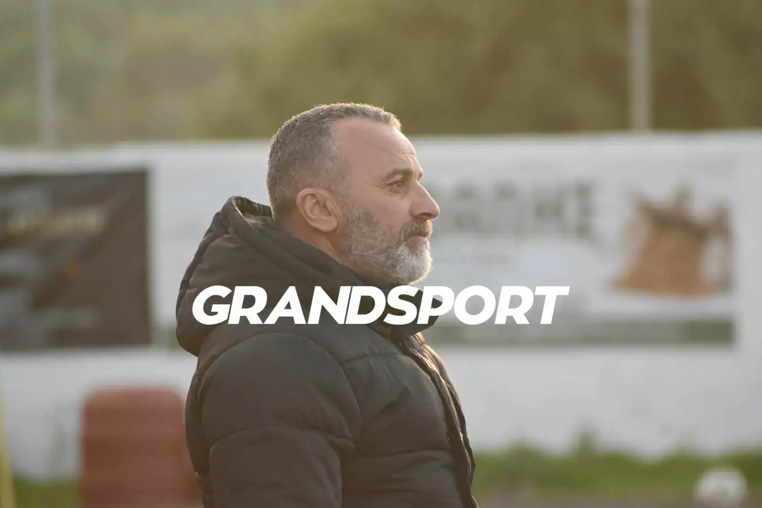 &Alpha;. &Kappa;&alpha;&sigma;&sigma;&omega;&tau;ά&kappa;&eta;&sigmaf;: &laquo;&Delta;ύ&sigma;&kappa;&omicron;&lambda;&eta; &alpha;&lambda;&lambda;ά &sigma;&eta;&mu;&alpha;&nu;&tau;&iota;&kappa;ή &nu;ί&kappa;&eta;, &tau;&epsilon;&rho;ά&sigma;&tau;&iota;&alpha; &pi;&rho;&omicron;&sigma;&pi;ά&theta;&epsilon;&iota;&alpha; &tau;&omega;&nu; &Delta;&epsilon;&iota;&lambda;&iota;&nu;ώ&nu;&raquo;