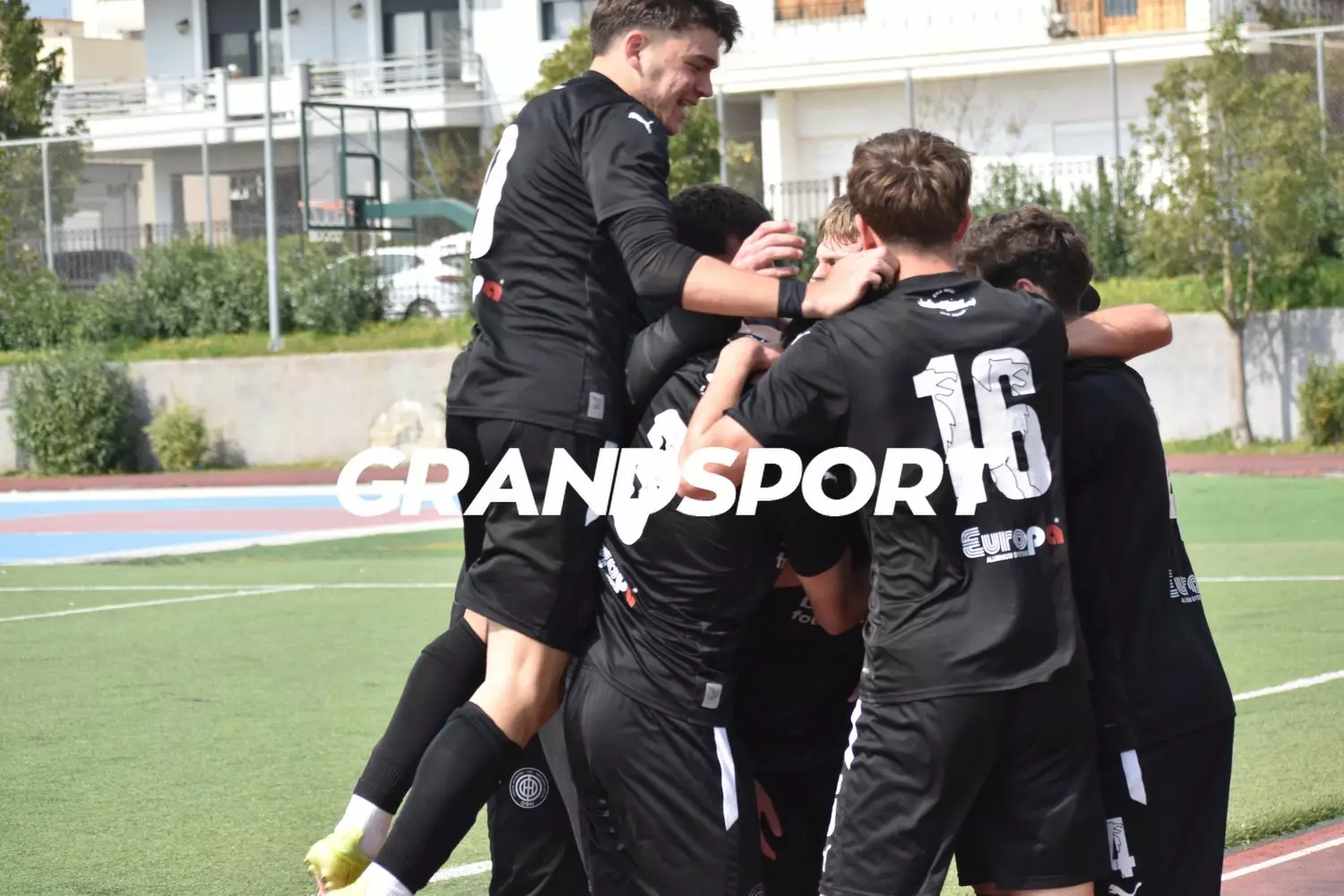 &Mu;&epsilon; buzzer beater &Sigma;&omega;&mu;&alpha;&rho;ά&kappa;&eta; &delta;&iota;&pi;&lambda;ό &sigma;&tau;&omicron;&nu; &Beta;ό&lambda;&omicron; &gamma;&iota;&alpha; &tau;&eta;&nu; &Kappa;19 &tau;&omicron;&upsilon; &Omicron;&Phi;&Eta;!