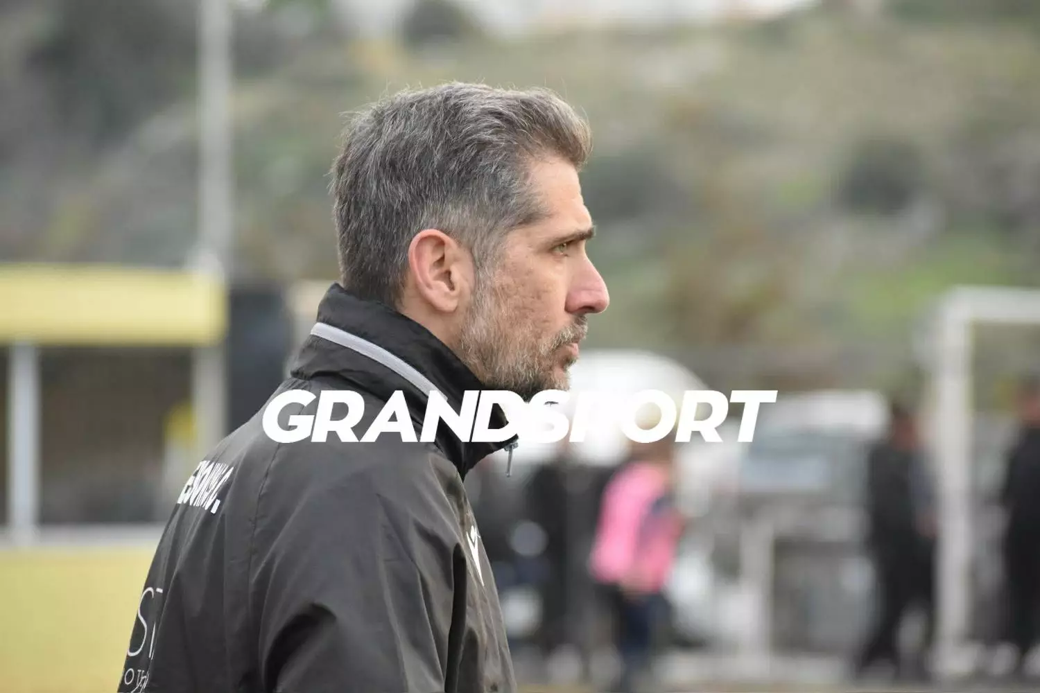 &Sigma;&eta;&phi;ά&kappa;&eta;&sigmaf;: &laquo;&Beta;ά&lambda;&alpha;&mu;&epsilon; &delta;ύ&omicron; &sigma;&tau;ό&chi;&omicron;&upsilon;&sigmaf; &kappa;&alpha;&iota; &pi;&epsilon;&tau;ύ&chi;&alpha;&mu;&epsilon; ή&delta;&eta; &tau;&omicron;&nu; έ&nu;&alpha;&nu;&raquo;