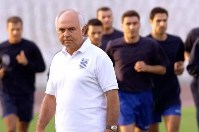 &Eta; &Epsilon;&Pi;&Omicron; &alpha;&pi;&omicron;&chi;&alpha;&iota;&rho;&epsilon;&tau;ά &tau;&omicron;&nu; &Beta;&alpha;&sigma;ί&lambda;&eta; &Delta;&alpha;&nu;&iota;ή&lambda;