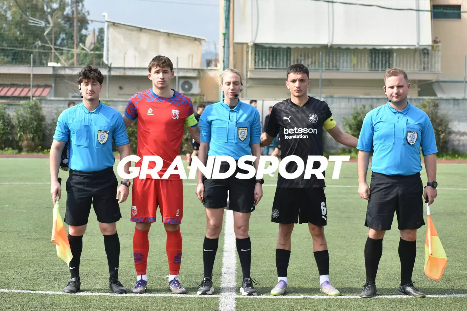 &Kappa;19 &Beta;ό&lambda;&omicron;&sigmaf;-&Omicron;&Phi;&Eta;: LIVE