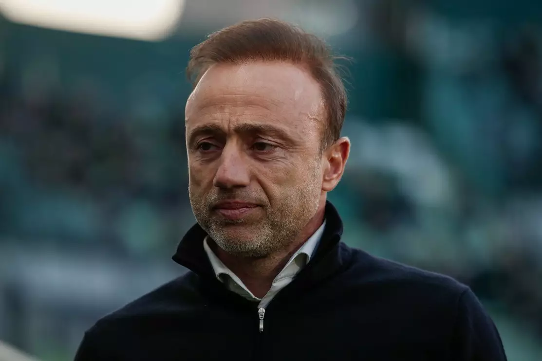 X. &Kappa;ό&nu;&tau;&eta;&sigmaf;: &laquo;&Mu;&alpha;&sigmaf; &pi;&epsilon;ί&rho;&alpha;&xi;&epsilon; &pi;&omicron;&lambda;ύ ό&tau;&iota; &delta;&epsilon;&chi;&theta;ή&kappa;&alpha;&mu;&epsilon; &tau;έ&sigma;&sigma;&epsilon;&rho;&alpha; &gamma;&kappa;&omicron;&lambda;&raquo;