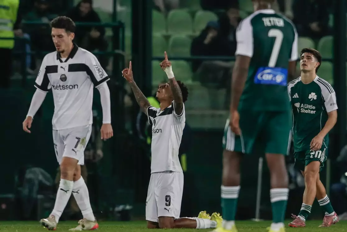 &Pi;&alpha;&nu;&alpha;&theta;&eta;&nu;&alpha;ϊ&kappa;ό&sigmaf;-&Omicron;&Phi;&Eta;: &Mu;&epsilon;&iota;ώ&nu;&epsilon;&iota; &sigma;&epsilon; 2-1 &omicron; &Sigma;&alpha;&lambda;&sigma;έ&delta;&omicron; (vid)