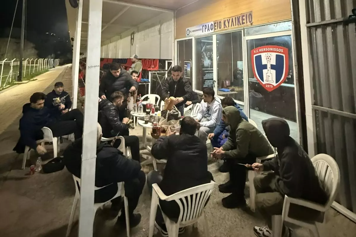 &Mu;&pi;ά&rho;&mu;&pi;&epsilon;&kappa;&iota;&omicron;&upsilon; &sigma;&tau;&omicron;&nu; &Theta;&rho;ί&alpha;&mu;&beta;&omicron; &mu;&epsilon;&tau;ά &tau;&omicron; &delta;&iota;&pi;&lambda;ό &sigma;&tau;&omicron; &Alpha;&sigma;ή&mu;&iota;