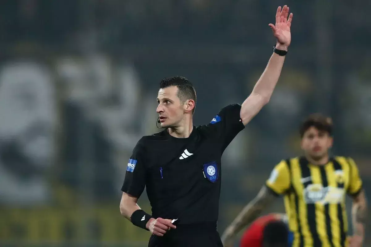 &Pi;ή&rho;&epsilon;&hellip; &pi;ί&sigma;&omega; &tau;&eta;&nu; &alpha;&nu;&alpha;&kappa;&omicron;ί&nu;&omega;&sigma;&eta; &gamma;&iota;&alpha; &tau;&eta;&nu; &delta;&iota;&alpha;&iota;&tau;&eta;&sigma;ί&alpha; &omicron; &Beta;ό&lambda;&omicron;&sigmaf;: &laquo;&Delta;&epsilon;&nu; &alpha;&pi;&eta;&chi;&epsilon;ί &tau;&eta;&nu; ά&pi;&omicron;&psi;&eta; &tau;&eta;&sigmaf; &delta;&iota;&omicron;ί&kappa;&eta;&sigma;&eta;&sigmaf;&raquo;