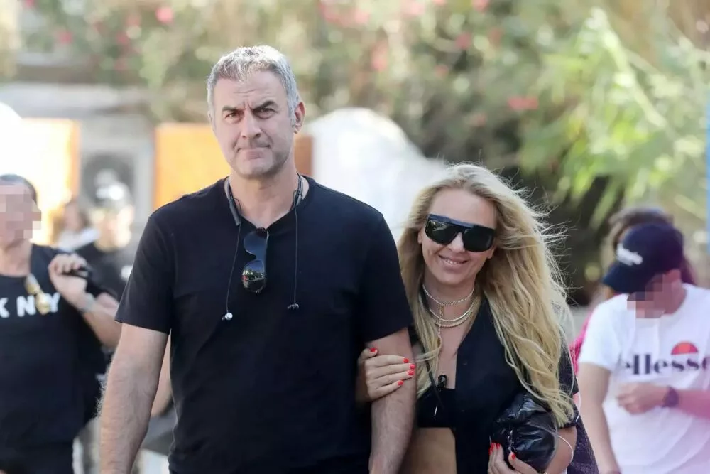 Βαρύ πένθος για τον Τραϊανό Δέλλα, πέθανε η Γωγώ Μαστροκώστα