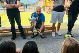 Δίπλα στα παιδιά του Νηπιαγωγείου Καστελλίου ο Δωριέας