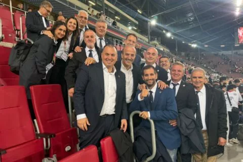 Χαμογελαστοί και περήφανοι στη Γερμανία Τζώρτζογλου και «Πλούταρχος»
