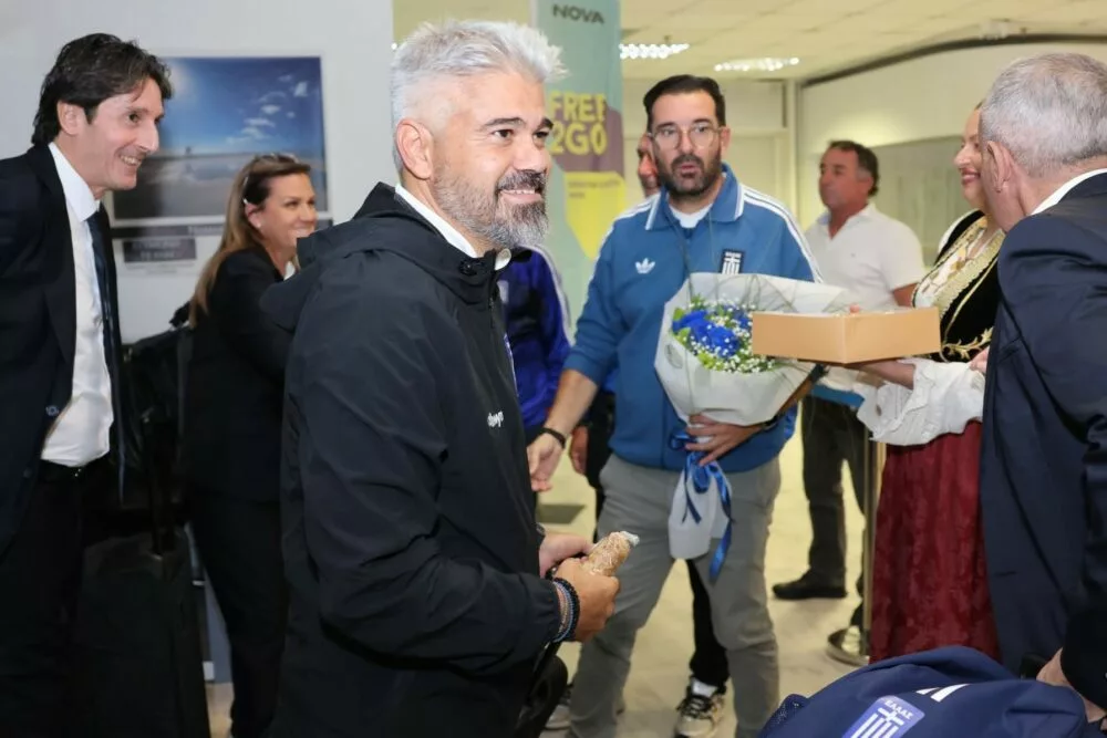 Κρητική υποδοχή για την Εθνική Γυναικών στο Ηράκλειο (pics)