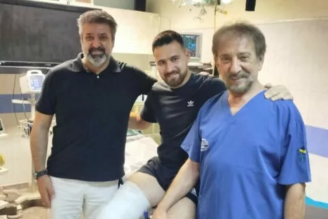 Επιτυχημένη η επέμβαση του Καργάκη – Στο πλευρό του ο Κόρακας