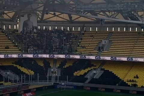 Από νωρίς στη Νέα Φιλαδέλφεια ο κόσμος του ΟΦΗ!