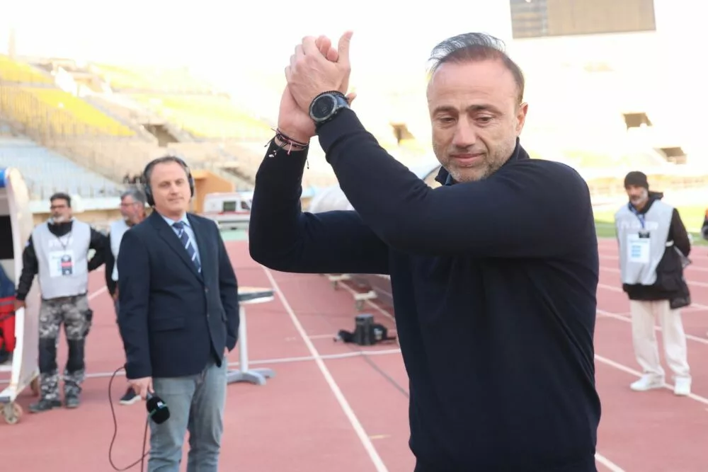 Κόντης: «Να συνεχίσουμε με πειθαρχία – Ο ΟΦΗ πρέπει να γράφει νέες επιτυχίες»