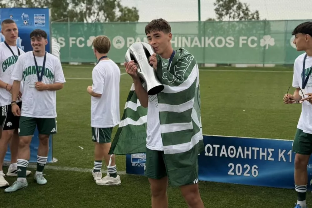 Ο Ζαχαρίας Πετούσης σήκωσε την κούπα του πρωταθλητή με τον Παναθηναϊκό!