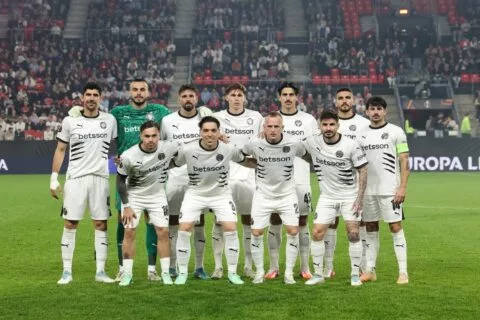 Αποθέωση παρά την ήττα! Ο κόσμος του ΟΦΗ αναγνώρισε τη μεγάλη προσπάθεια στη Ρεν