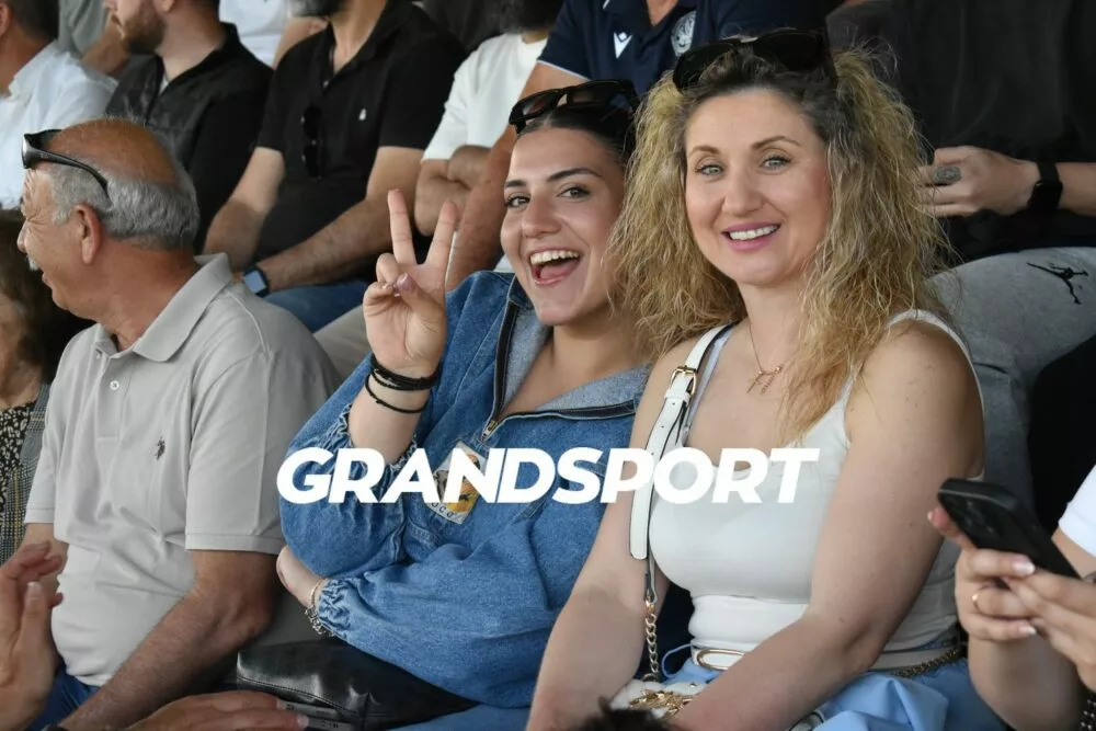 Εικόνες απο τις κατάμεστες κερκίδες του γηπέδου των Αρχανών στον τελικό του Κυπέλλου ΕΠΣΗ 2025-26