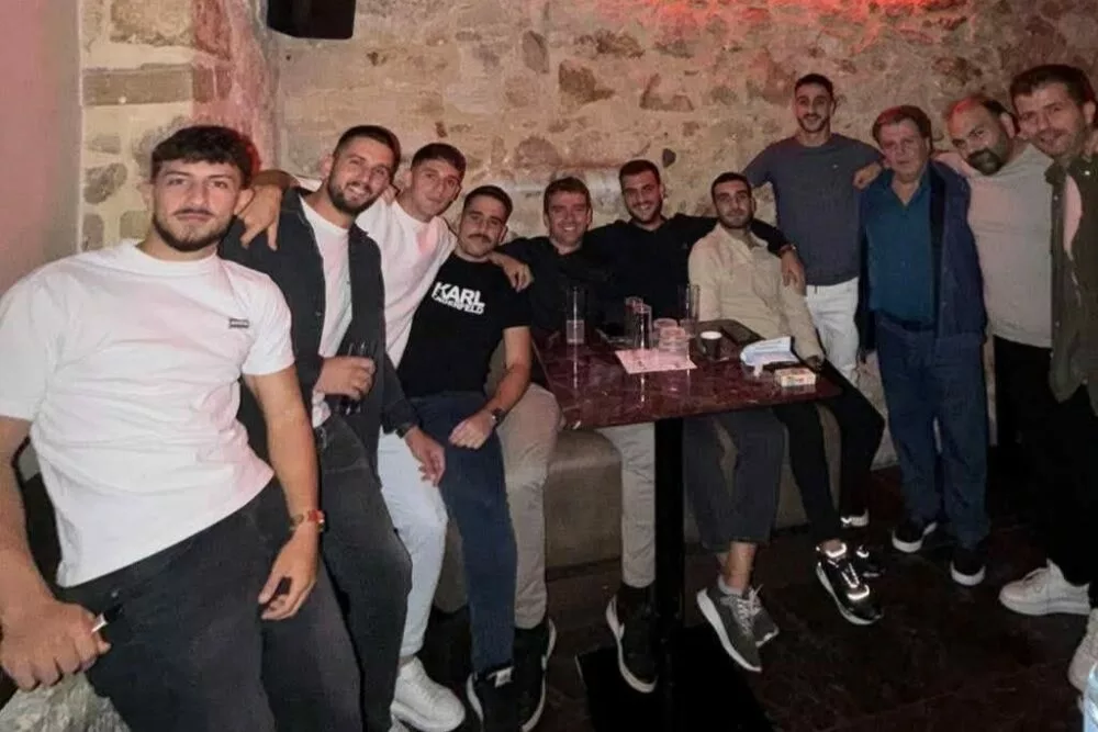 Μια όμορφη βραδιά για τον Ζαρό και το… ξεχωριστό κέρασμα