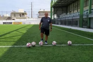 Οι ευχές του Πόρου στον Γ. Χατζηδιαμαντή