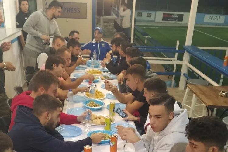 Μπάρμπεκιου πριν την πρεμιέρα στην Δαμάστα