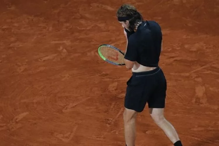 «Λύγισε» στον τελικό του Roland Garros ο Στέφανος Τσιτσιπάς