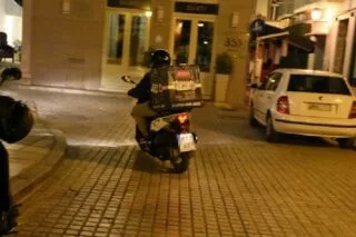 Κλειστά take away και delivery από τις 20:30