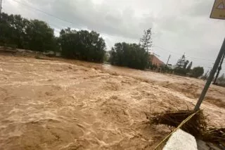 Υπερχείλισε ο ποταμός στις Γούρνες <i class="fa fa-video-camera" aria-hidden="true"></i>