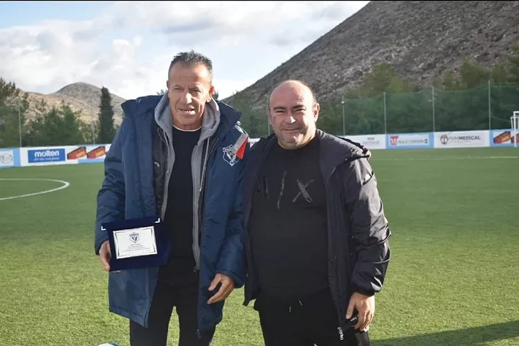 Τα περαστικά της Δαμάστας στον Σ. Κορωνάκη