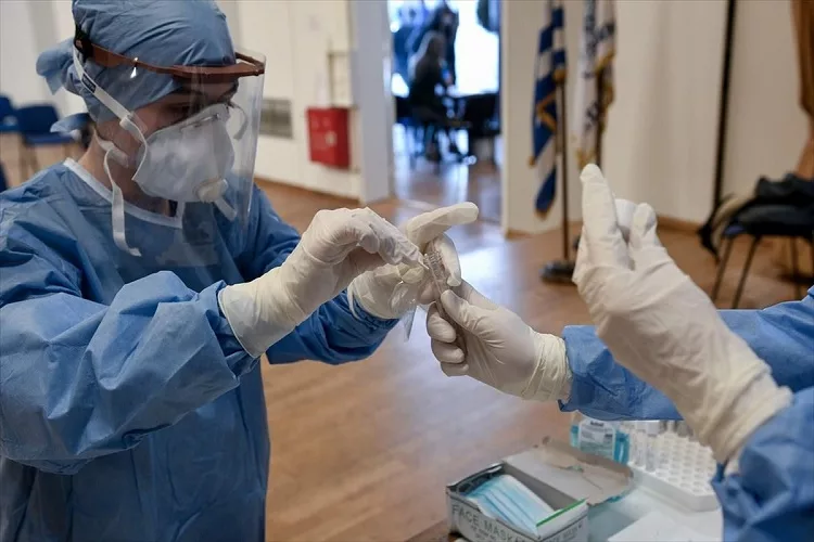 Κορωνοϊός : 2633 νέα κρούσματα και 43 θάνατοι – Στους 479 οι διασωληνωμένοι
