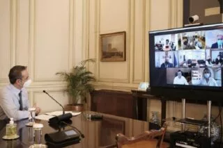 Μητσοτάκης: Αορίστου χρόνου όλοι οι γιατροί των ΜΕΘ