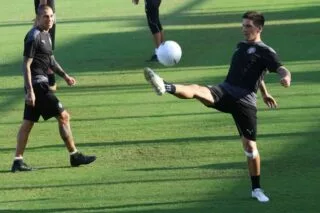 Συνεχίζει κανονικά την προετοιμασία του και περιμένει