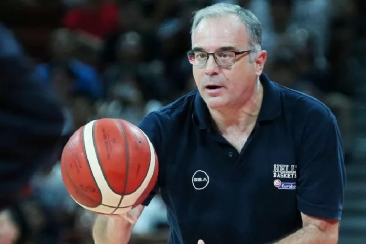 Σκουρτόπουλος: «Να προκριθούμε και να παρουσιάσουμε μια ανανεωμένη Εθνική»